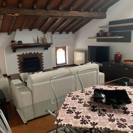 Daisy House: Nice Attic In The Historical Center Salò Esterno foto